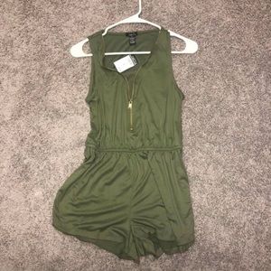 NEW WITH TAGS WOMENS Romper- Rue 21